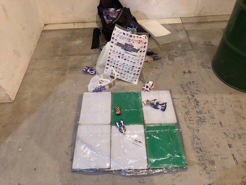 001B1F00-0CF0-4748-8400-0E81D9649DF3