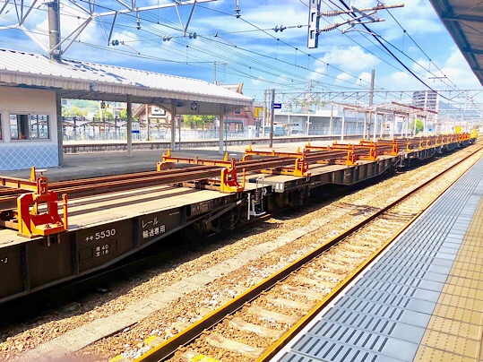 749F4D87-09CE-458A-B925-00D1274376BA